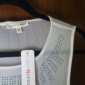 NWT-CurvySense one 1X white bodysuit with sparkle embellishment.